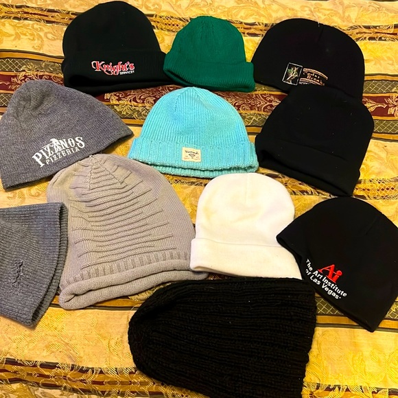 🔥11 BEANIE CAP WARM HAT COLLECTION ARRAY LOT MUST SEE SALE!!!! - Picture 1 of 9